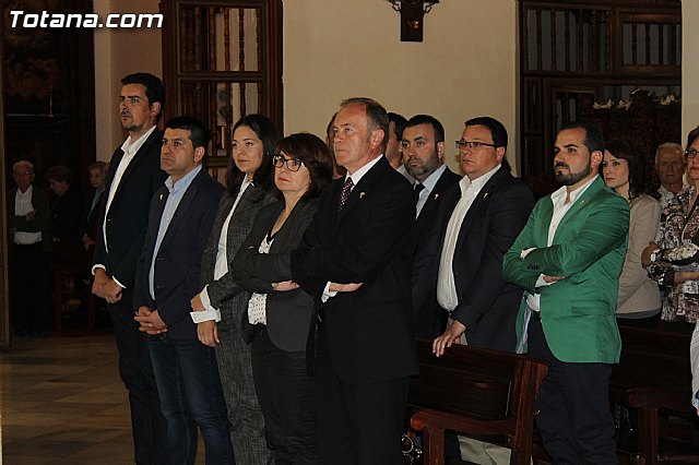 Imposicin de escapularios Cristo de la Agona y Virgen de la Esperanza 2015 - 6