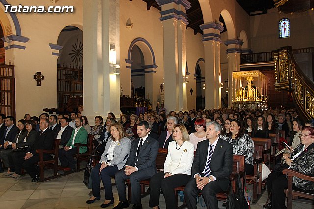 Imposicin de escapularios Cristo de la Agona y Virgen de la Esperanza 2015 - 14