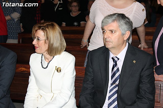 Imposicin de escapularios Cristo de la Agona y Virgen de la Esperanza 2015 - 22