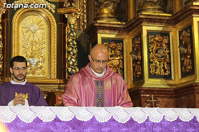 Imposicin de escapularios Cristo de la Agona y Virgen de la Esperanza 2015 - 24