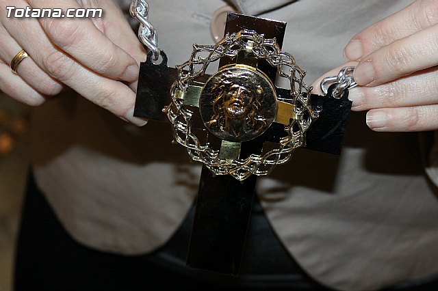 Imposicin de escapularios Cristo de la Agona y Virgen de la Esperanza 2015 - 78