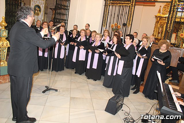 Imposicin de escapularios Cristo de la Agona y Virgen de la Esperanza 2019 - 25