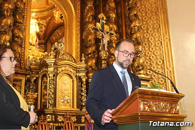 Imposicin de escapularios Cristo de la Agona y Virgen de la Esperanza 2019 - 73