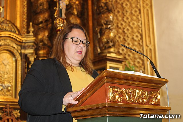 Imposicin de escapularios Cristo de la Agona y Virgen de la Esperanza 2019 - 74