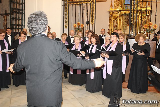 Imposicin de escapularios Cristo de la Agona y Virgen de la Esperanza 2019 - 82