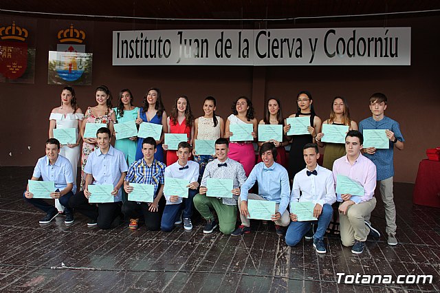 Acto clausura y graduacin 4 ESO IES Juan de la Cierva” 2017 - 75