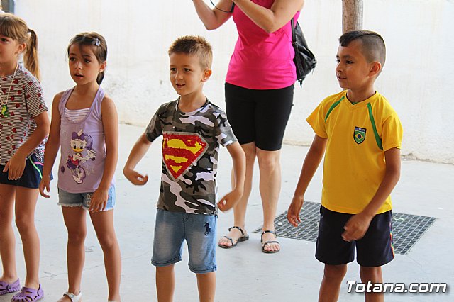 Visita a las Escuelas de Verano 2018 promovidas por el 