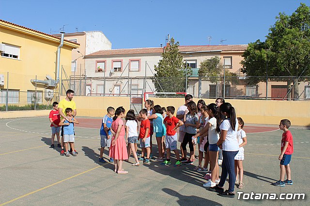 Visita a las Escuelas de Verano 2018 promovidas por el 