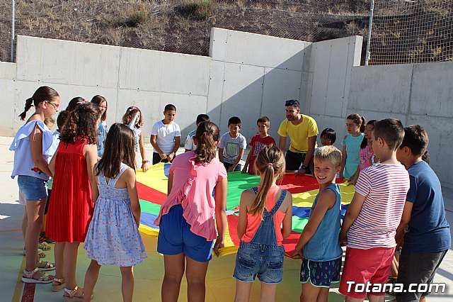 Visita a las Escuelas de Verano 2018 promovidas por el 