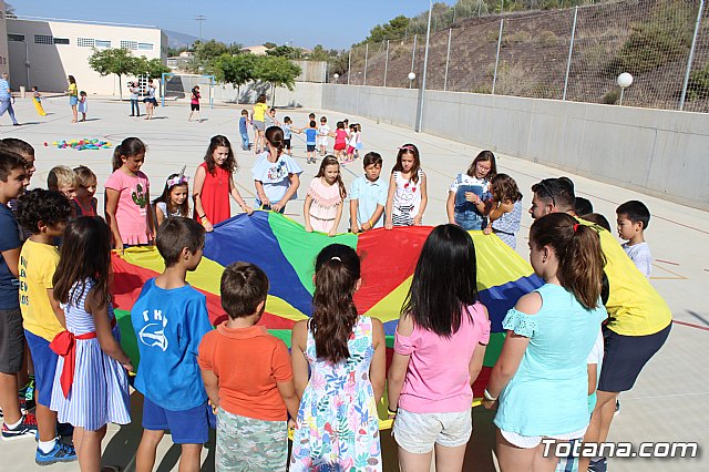 Visita a las Escuelas de Verano 2018 promovidas por el 
