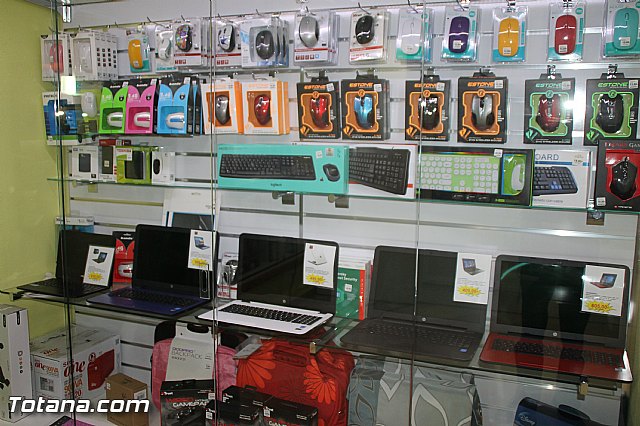 La empresa totanera Azurita System, pionera en ofrecer fibra ptica en Totana - 23