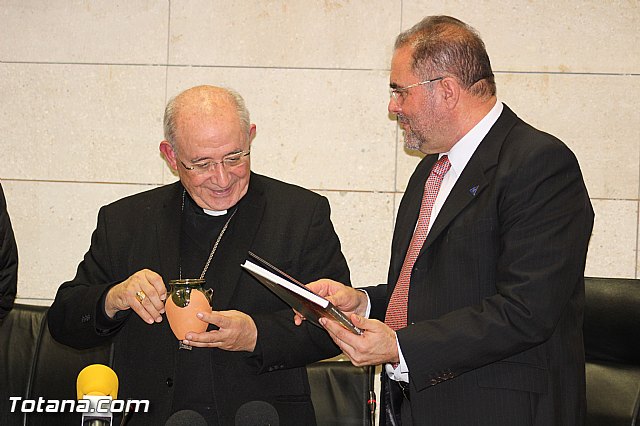 Recepcin institucional a Mons. D. Francisco Gil Helln, Arzobispo Emrito de Burgos  - 23