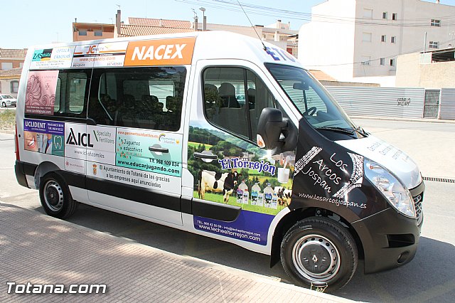 Presentacin de la adquisicin de una furgoneta para el Centro Ocupacional Jos Moy y el Centro de Enfermos Mentales - 1