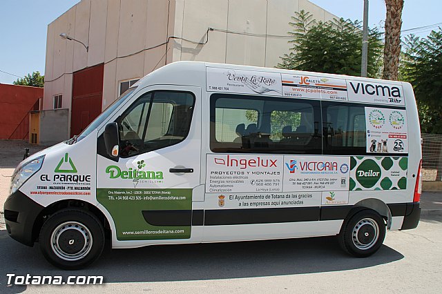 Presentacin de la adquisicin de una furgoneta para el Centro Ocupacional Jos Moy y el Centro de Enfermos Mentales - 34