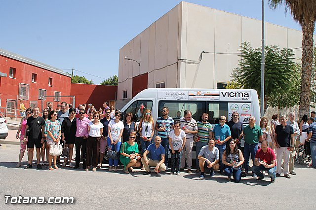 Presentacin de la adquisicin de una furgoneta para el Centro Ocupacional Jos Moy y el Centro de Enfermos Mentales - 66
