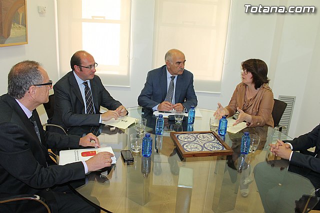 El nuevo Presidente de la Comunidad Autnoma, Alberto Garre, visita Totana - 19