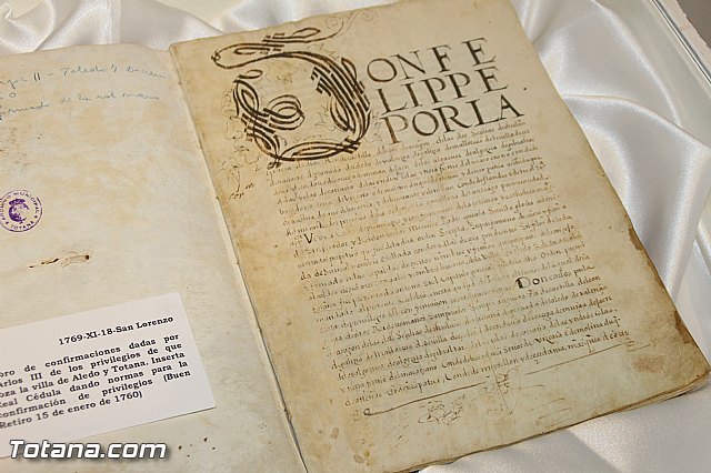 Gins Rosa dona al Archivo Municipal documentos - 3