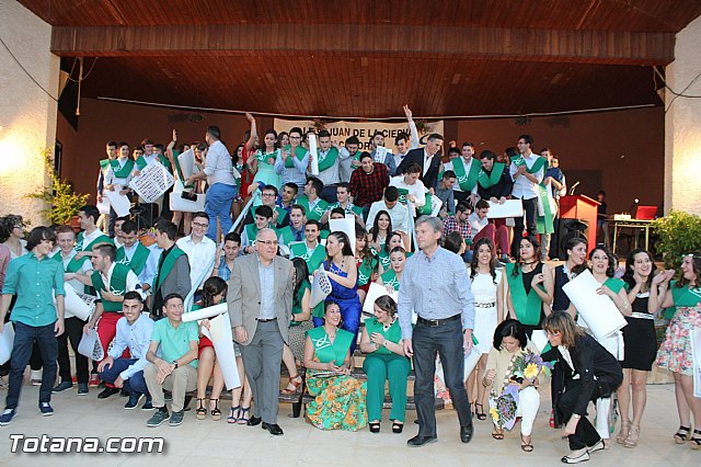 Acto de graduacin 2 de bachillerato. IES Juan de la Cierva 2015 - 372