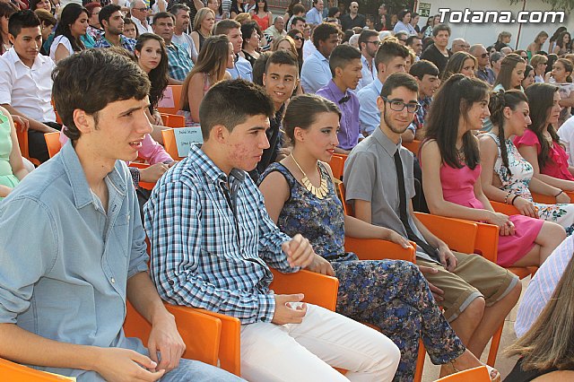 IES Juan de la Cierva y Codorniu. Graduacin 4 ESO 2010-2014 - 33