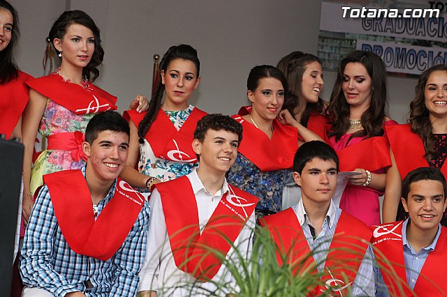 IES Juan de la Cierva y Codorniu. Graduacin 4 ESO 2010-2014 - 235