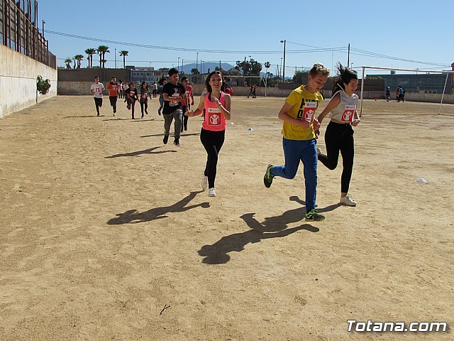 El IES Prado Mayor colabora con la ONG Save the Children en la carrera solidaria Kilmetros de solidaridad - 30