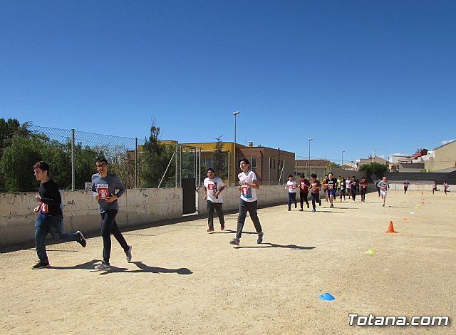 El IES Prado Mayor colabora con la ONG Save the Children en la carrera solidaria Kilmetros de solidaridad - 56