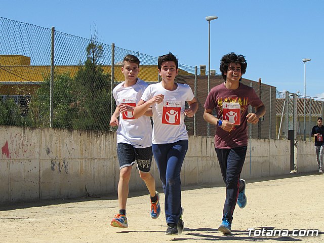 El IES Prado Mayor colabora con la ONG Save the Children en la carrera solidaria Kilmetros de solidaridad - 63