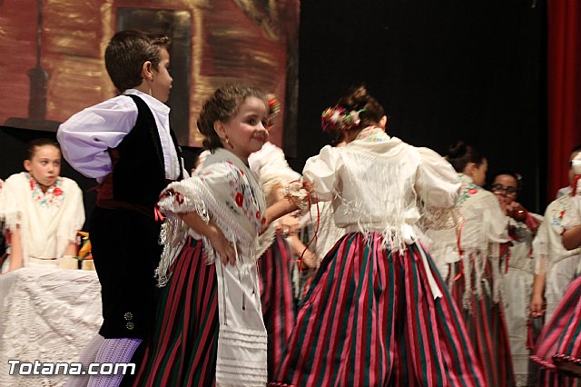 VI Festival Folklrico Infantil Coros y Danzas 
