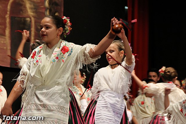 VI Festival Folklrico Infantil Coros y Danzas 