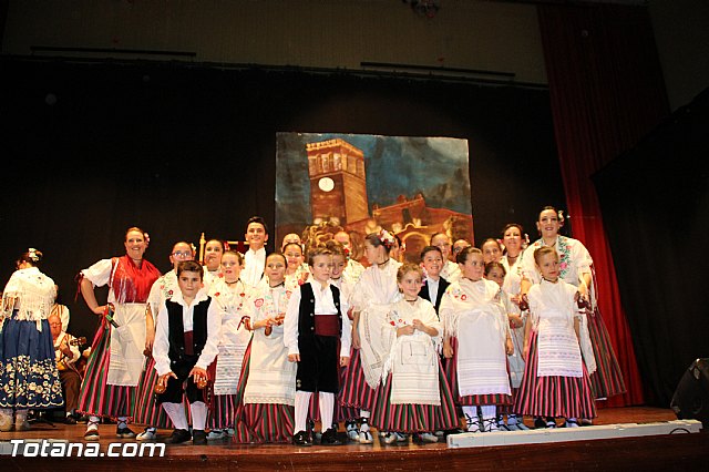 VI Festival Folklrico Infantil Coros y Danzas 