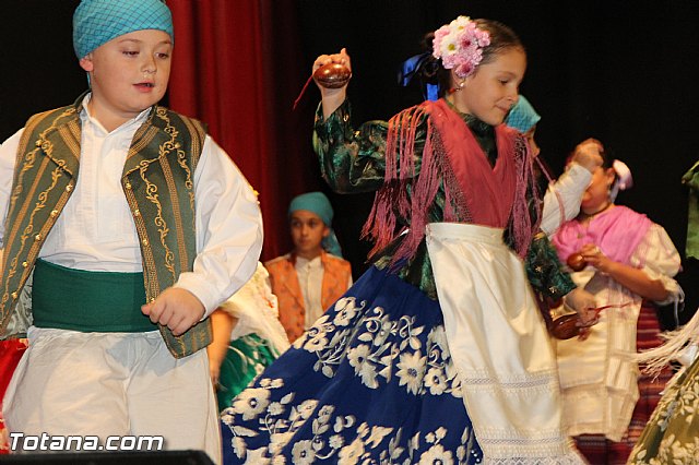 VI Festival Folklrico Infantil Coros y Danzas 