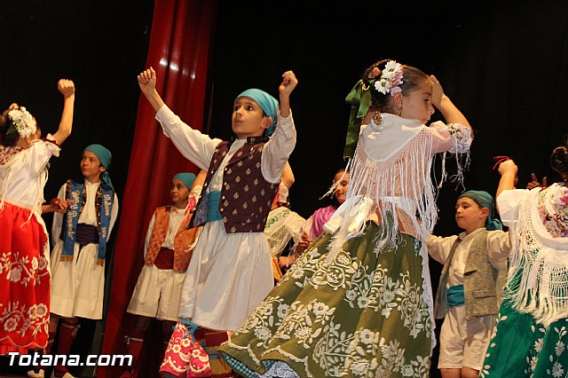 VI Festival Folklrico Infantil Coros y Danzas 