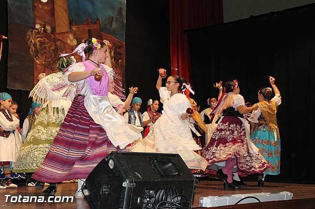 VI Festival Folklrico Infantil Coros y Danzas 