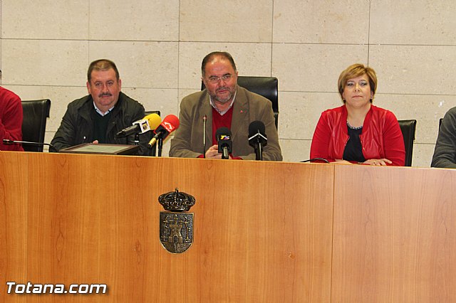 Reconocimiento a los empleados pblicos jubilados en esta legislatura - 24