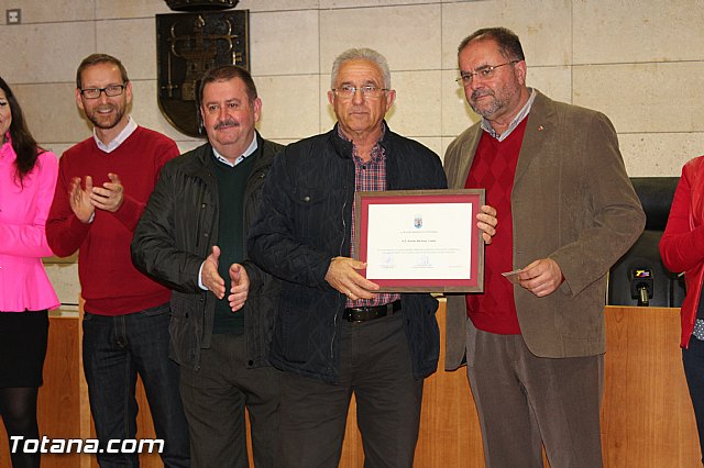 Reconocimiento a los empleados pblicos jubilados en esta legislatura - 27