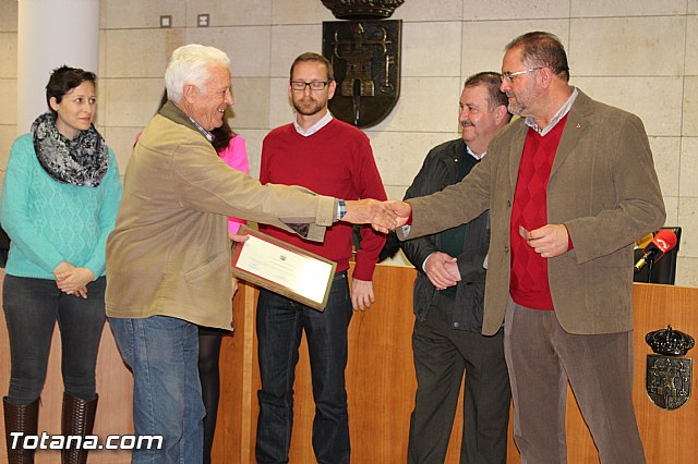 Reconocimiento a los empleados pblicos jubilados en esta legislatura - 29