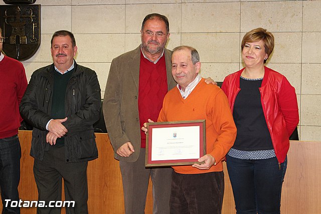 Reconocimiento a los empleados pblicos jubilados en esta legislatura - 34