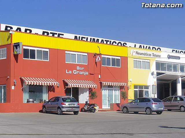 La Granja: un caf-bar con tapas y mucho ms - 1