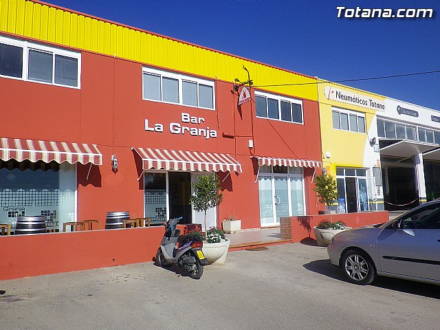 La Granja: un caf-bar con tapas y mucho ms - 3