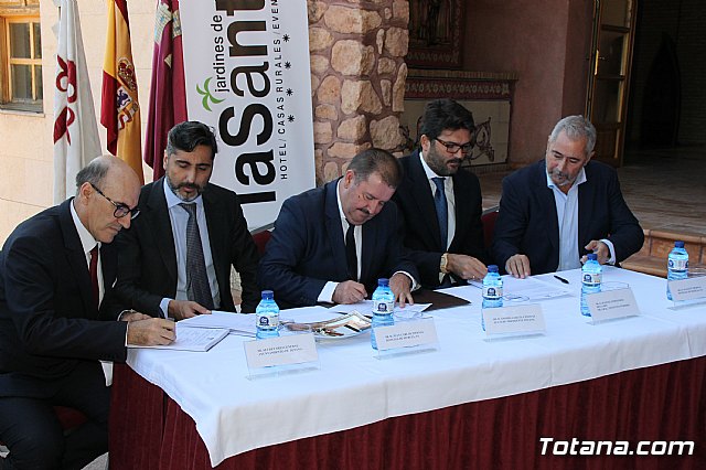 Hoteles de Murcia, SA asume la gestin del complejo hotelero de La Santa  - 80