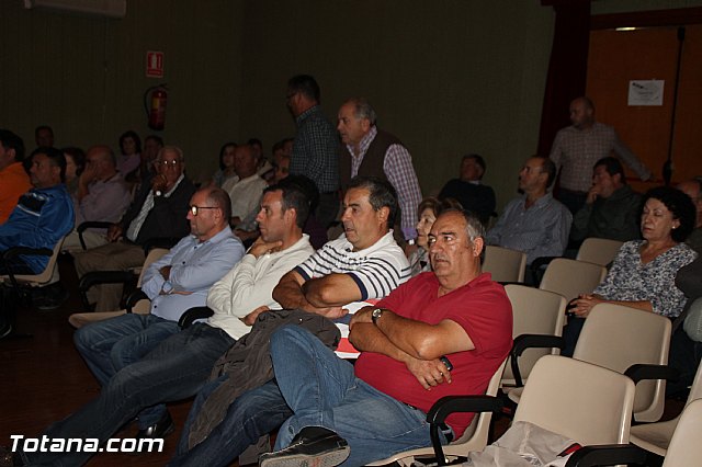 Reunin afectados por el trazado de la lnea de alta tensin proyectada por Adif  - 7