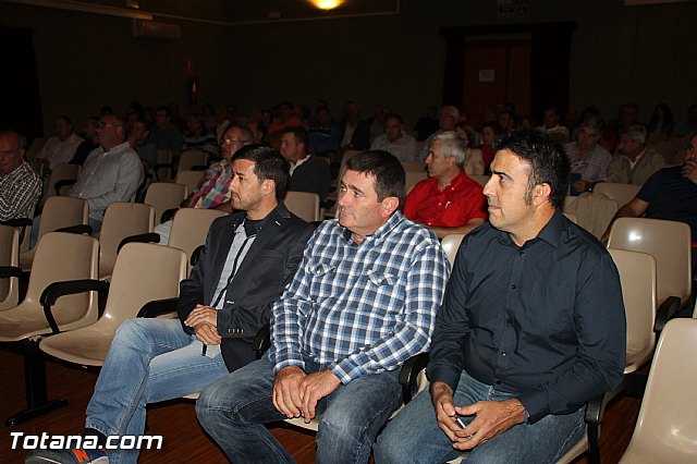 Reunin afectados por el trazado de la lnea de alta tensin proyectada por Adif  - 8