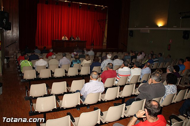 Reunin afectados por el trazado de la lnea de alta tensin proyectada por Adif  - 9