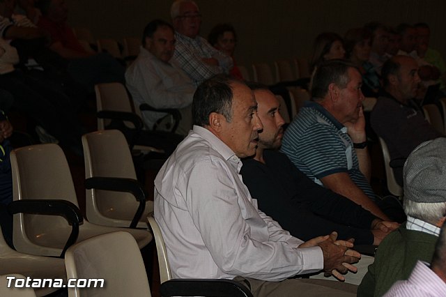 Reunin afectados por el trazado de la lnea de alta tensin proyectada por Adif  - 15