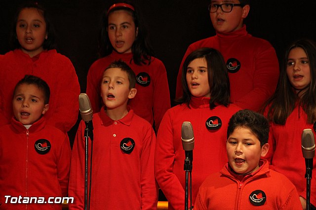 IV Festival de coros y Rondallas a beneficio de la Delegacin de Lourdes de Totana - 126