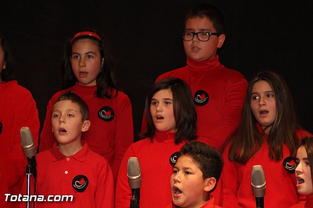 IV Festival de coros y Rondallas a beneficio de la Delegacin de Lourdes de Totana - 140