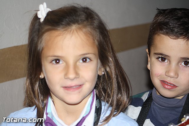 V festival de Coros y Rondallas a beneficio de la delegacin de 