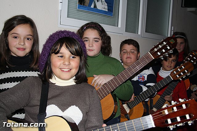 V festival de Coros y Rondallas a beneficio de la delegacin de 