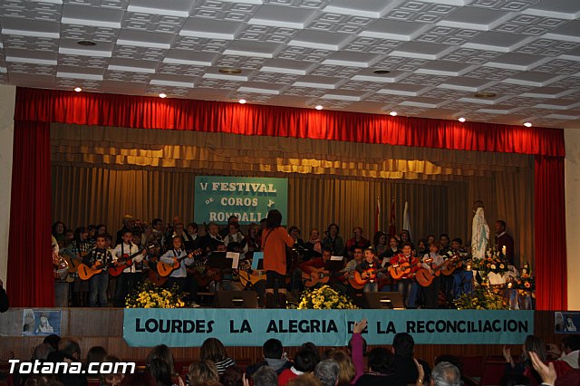 V festival de Coros y Rondallas a beneficio de la delegacin de 