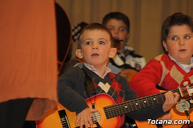 V festival de Coros y Rondallas a beneficio de la delegacin de 